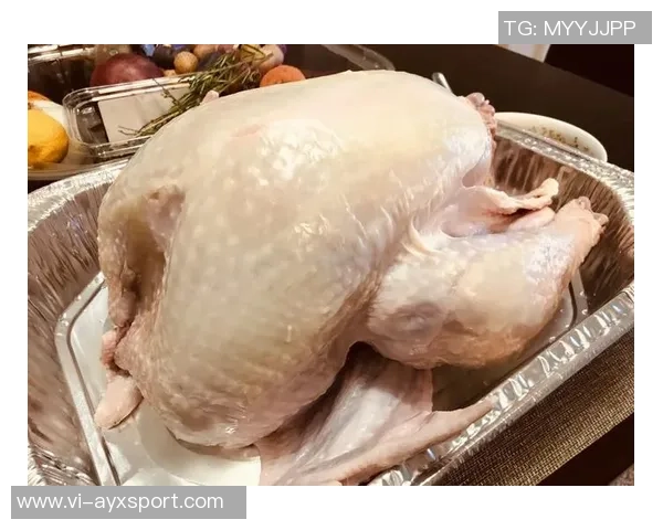 汤爹认可梅根掌管火鸡大餐称黑人女性烹饪技艺出众 汤爹认可梅根掌管火鸡大餐称黑人女性烹饪技艺出众