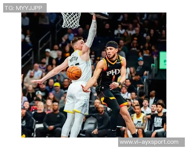 阿伦对布克三分犯规的看法:突破被切裁判总是认为球手一体 阿伦对布克三分犯规的看法:突破被切裁判总是认为球手一体