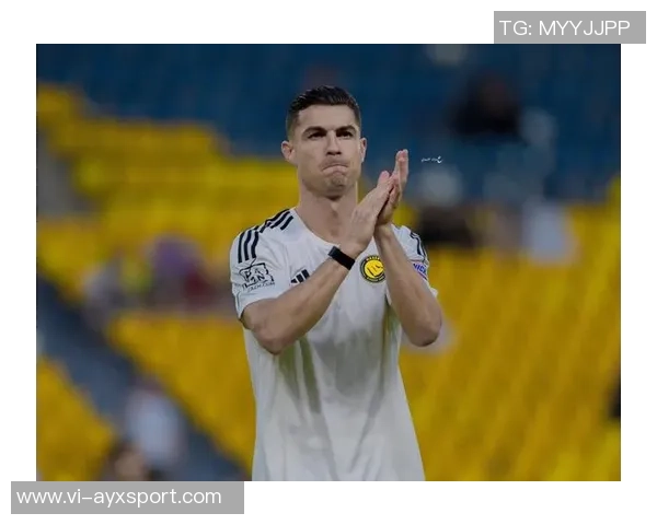 C罗赛后苦笑做偷窃手势引发热议新月锁定胜局让他倍感不满 C罗赛后苦笑做偷窃手势引发热议新月锁定胜局让他倍感不满